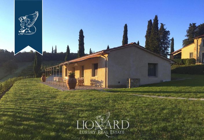 Image No.13-30 Bed Farmhouse for sale