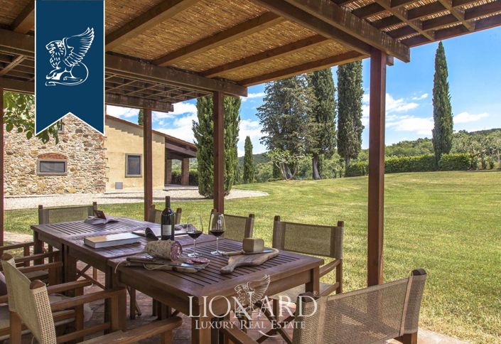 Image No.27-30 Bed Farmhouse for sale
