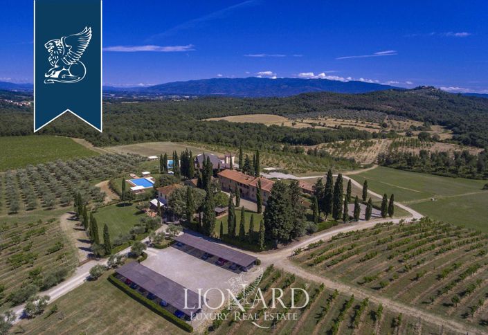 Image No.3-30 Bed Farmhouse for sale