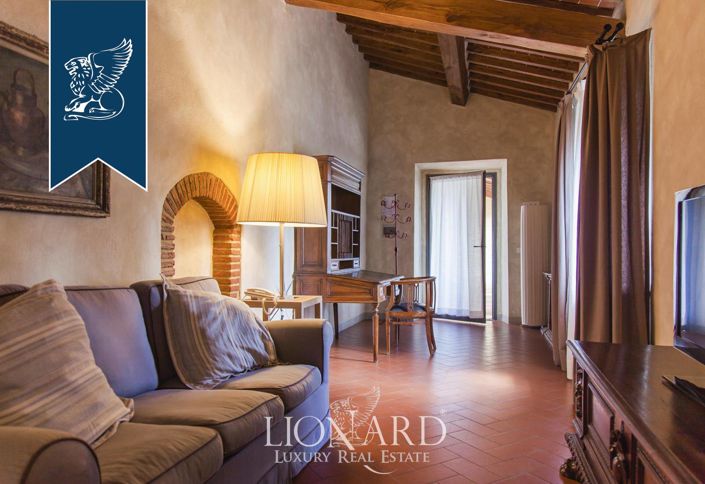 Image No.44-30 Bed Farmhouse for sale