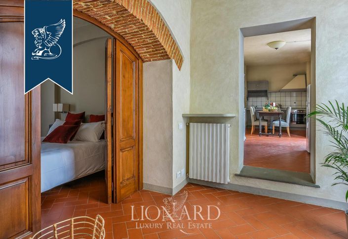 Image No.53-30 Bed Farmhouse for sale