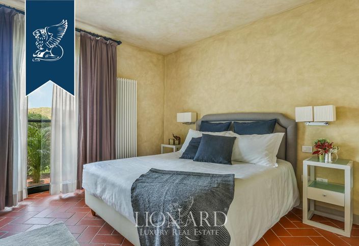 Image No.57-30 Bed Farmhouse for sale
