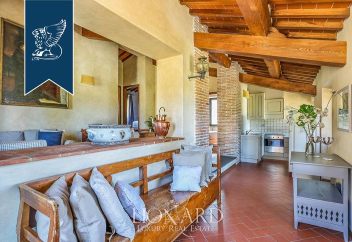 Image No.58-30 Bed Farmhouse for sale