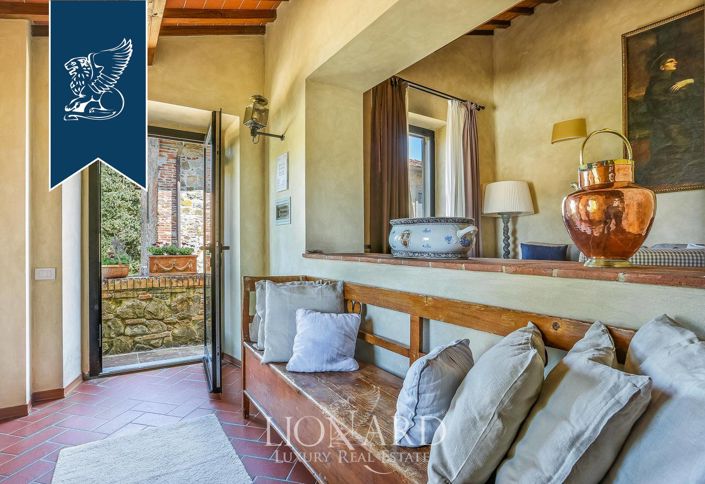 Image No.59-30 Bed Farmhouse for sale