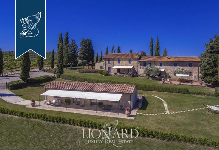 Image No.8-30 Bed Farmhouse for sale