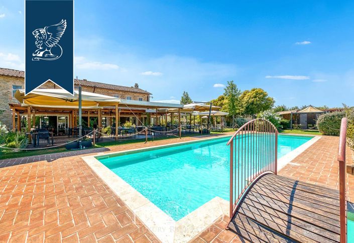 Image No.5-10 Bed Country House for sale