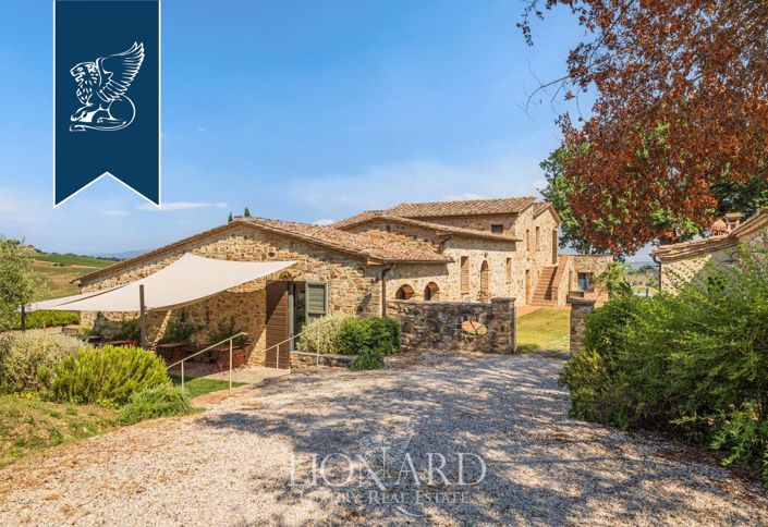 Image No.5-Ferme de 9 chambres à vendre à Montalcino