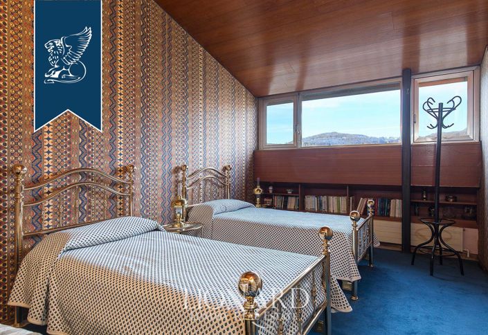 Image No.40-7 Bed Villa for sale