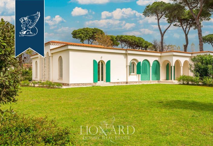 Image No.10-15 Bed Villa for sale