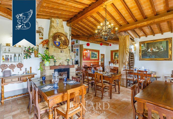 Image No.14-25 Bed Farmhouse for sale