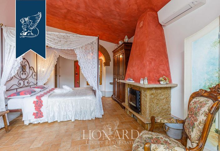 Image No.16-25 Bed Farmhouse for sale