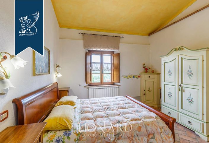 Image No.18-25 Bed Farmhouse for sale