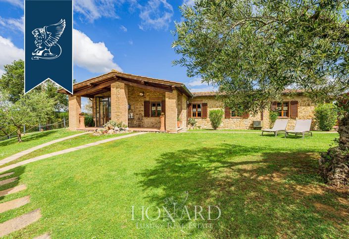 Image No.6-25 Bed Farmhouse for sale