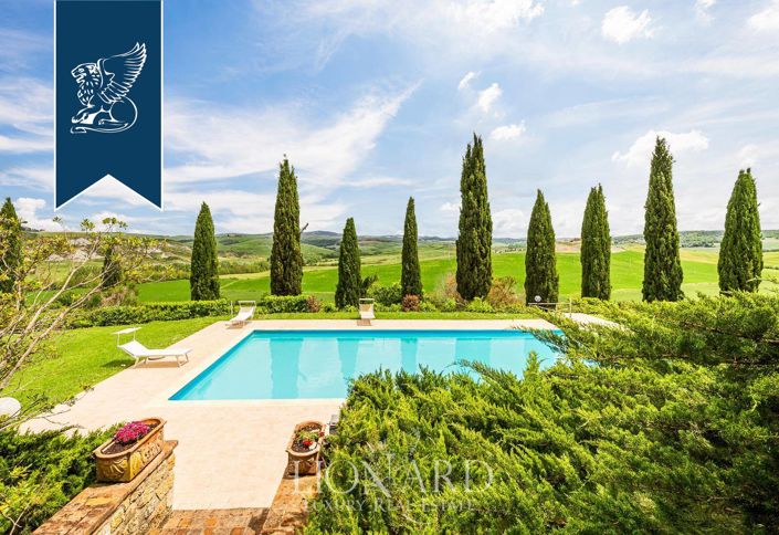 Image No.8-25 Bed Farmhouse for sale