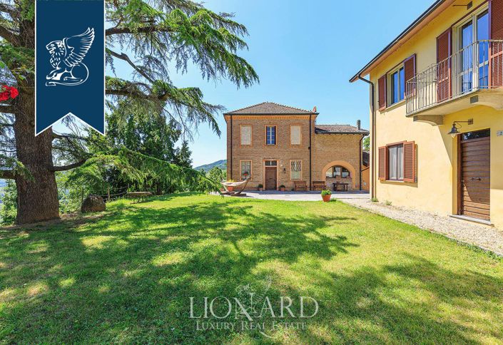 Image No.12-6 Bed Farmhouse for sale