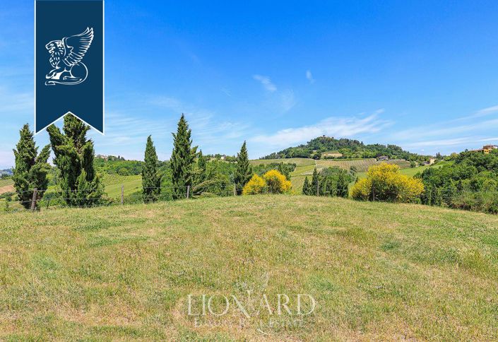 Image No.17-6 Bed Farmhouse for sale