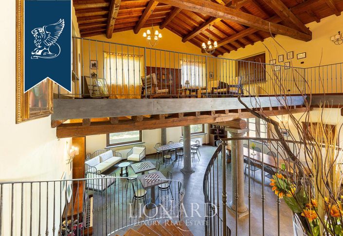 Image No.24-6 Bed Farmhouse for sale