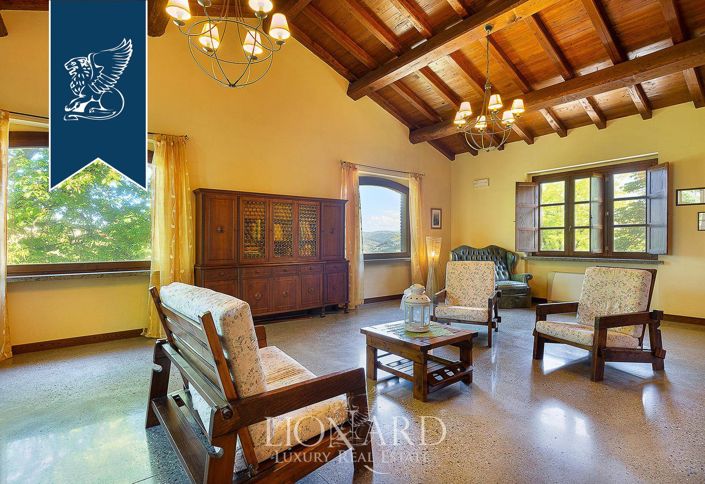 Image No.26-6 Bed Farmhouse for sale
