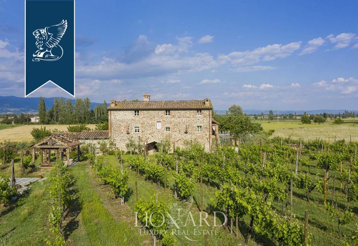Image No.10-Maison de campagne de 7 chambres à vendre à Anghiari