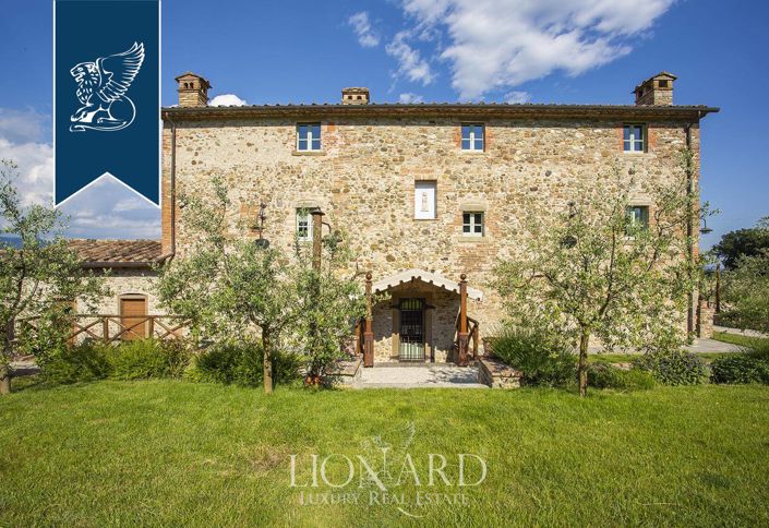 Image No.2-Maison de campagne de 7 chambres à vendre à Anghiari