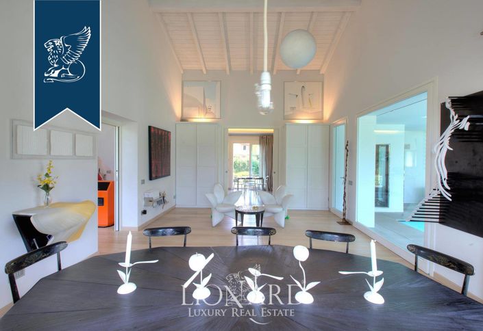 Image No.10-4 Bed Villa for sale