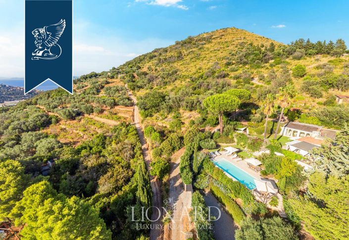 Image No.5-5 Bed Villa for sale