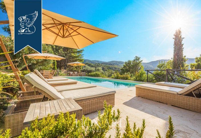 Image No.9-5 Bed Villa for sale