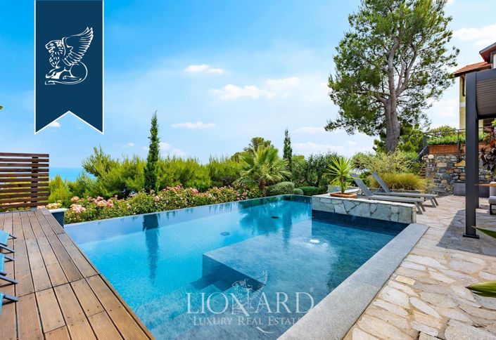 Image No.4-4 Bed Villa for sale
