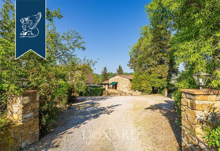 Image No.16-14 Bed Farmhouse for sale