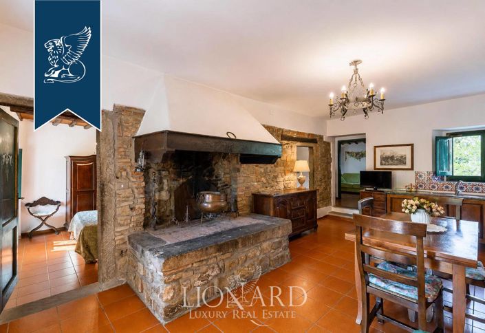 Image No.16-14 Bed Farmhouse for sale