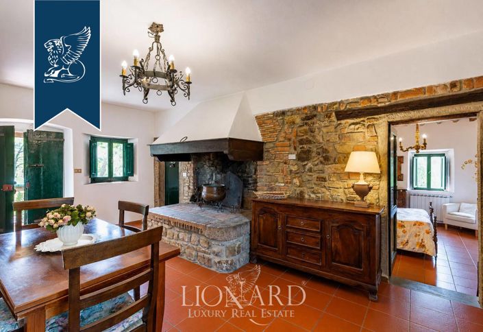 Image No.17-14 Bed Farmhouse for sale