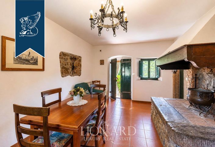 Image No.18-14 Bed Farmhouse for sale