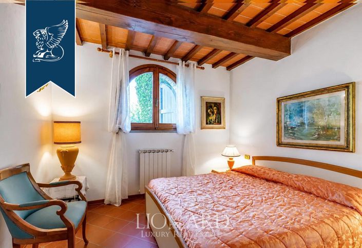 Image No.21-14 Bed Farmhouse for sale