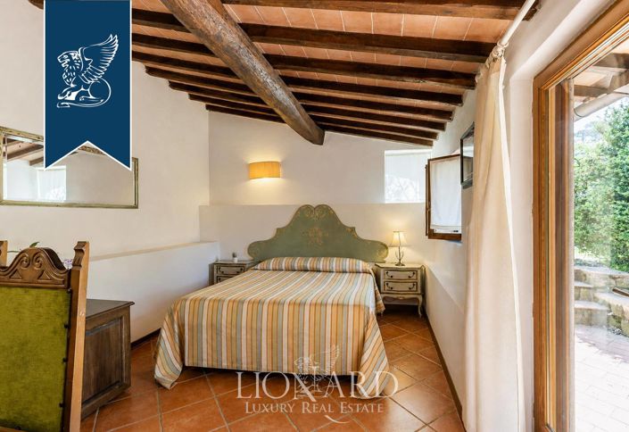 Image No.24-14 Bed Farmhouse for sale