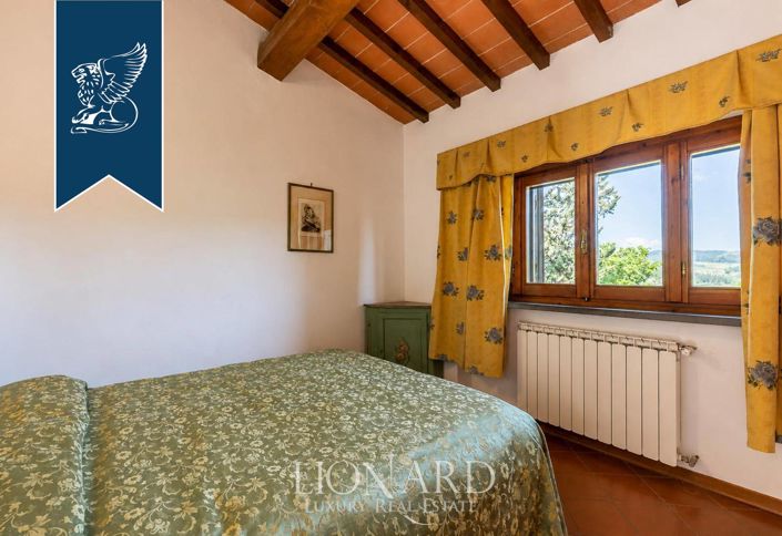 Image No.25-14 Bed Farmhouse for sale