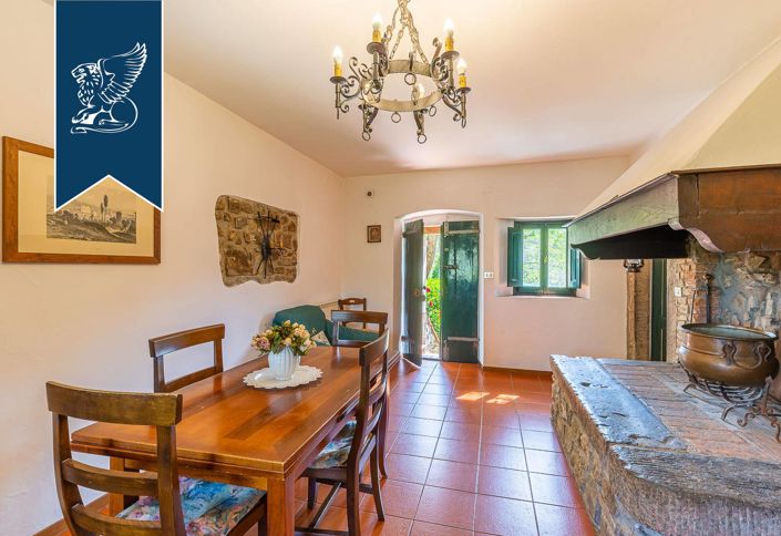 Image No.32-14 Bed Farmhouse for sale