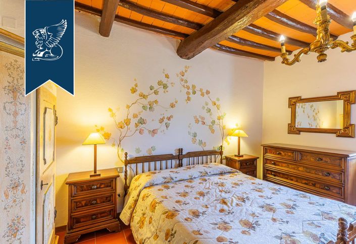 Image No.38-14 Bed Farmhouse for sale
