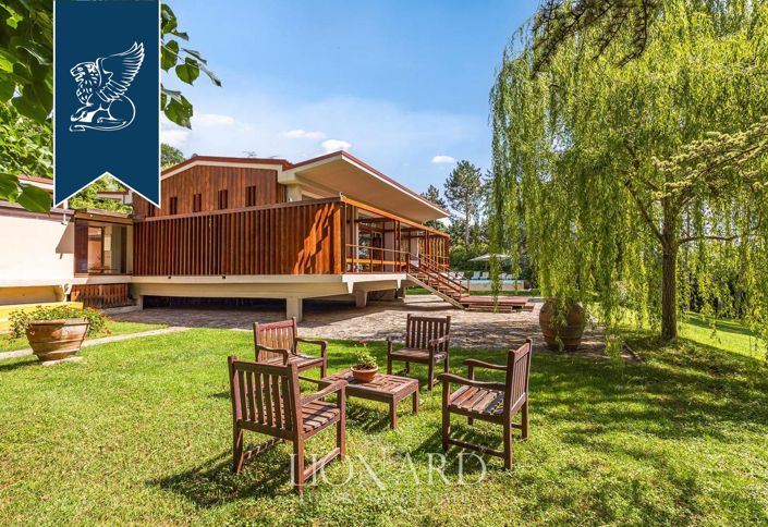 Image No.20-6 Bed Villa for sale