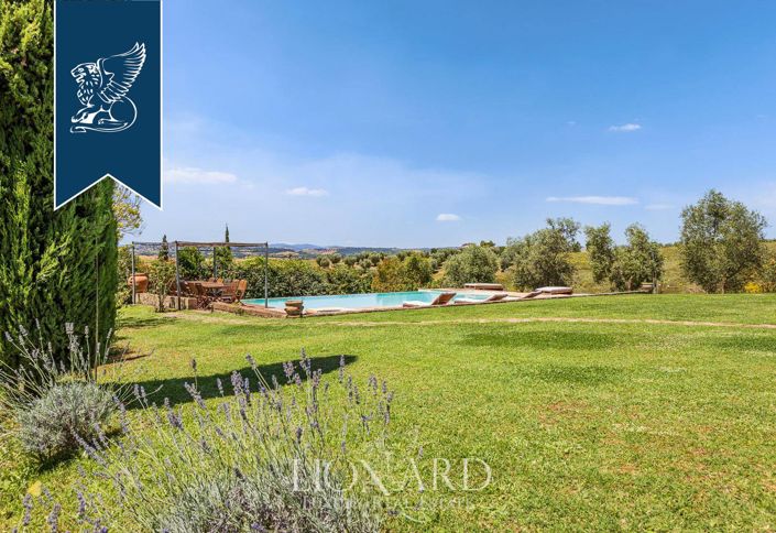 Image No.10-7 Bed Villa for sale