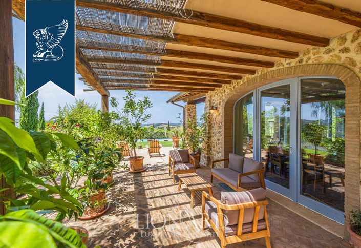 Image No.20-7 Bed Villa for sale