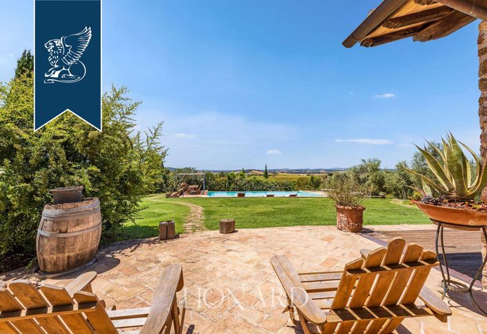 Image No.9-7 Bed Villa for sale