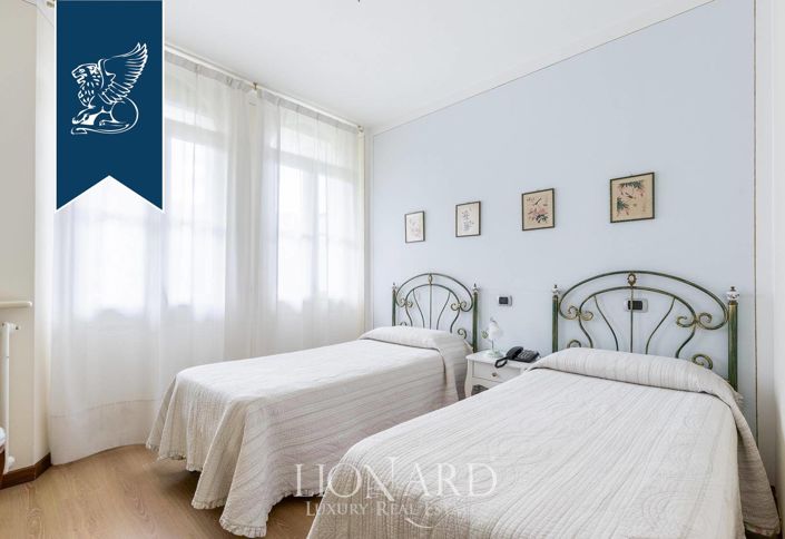 Image No.37-5 Bed Villa for sale