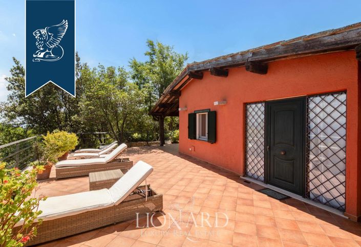 Image No.10-3 Bed Villa for sale