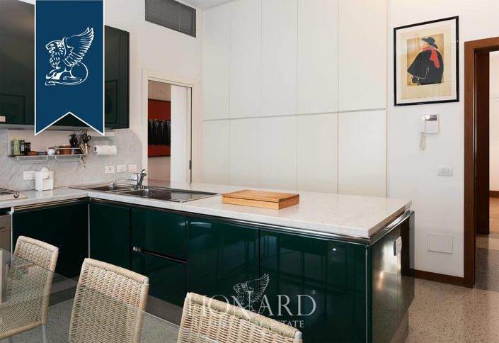 Image No.9-5 Bed Apartment for sale