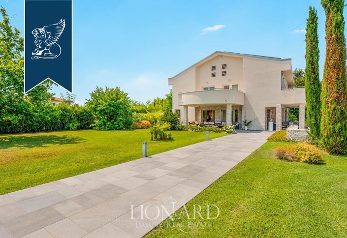 Image No.9-6 Bed Villa for sale