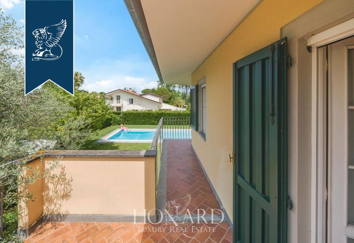Image No.11-8 Bed Villa for sale
