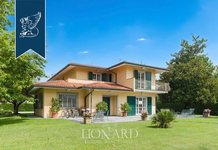 Image No.6-8 Bed Villa for sale
