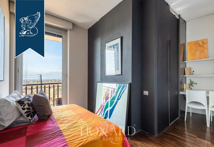 Image No.26-2 Bed Flat for sale