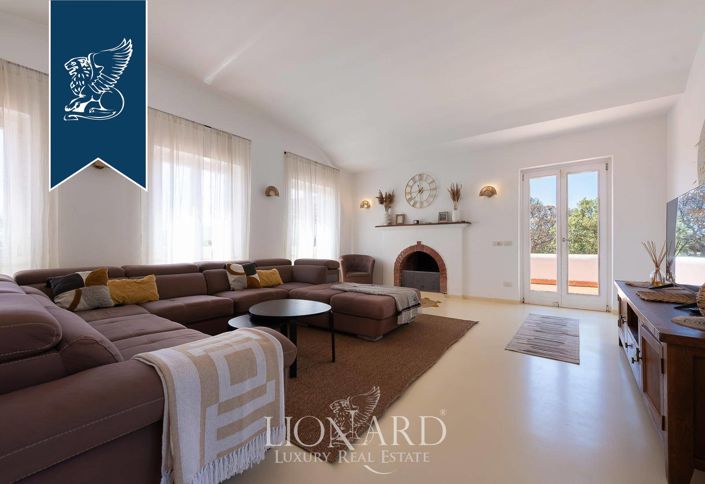 Image No.20-7 Bed Villa for sale