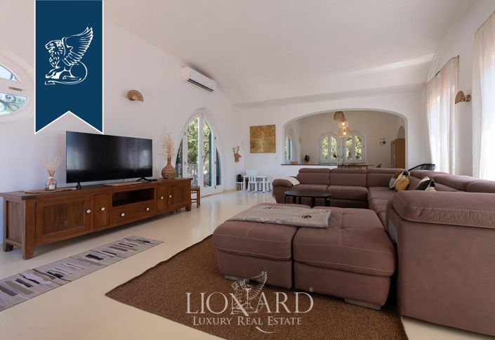 Image No.21-7 Bed Villa for sale